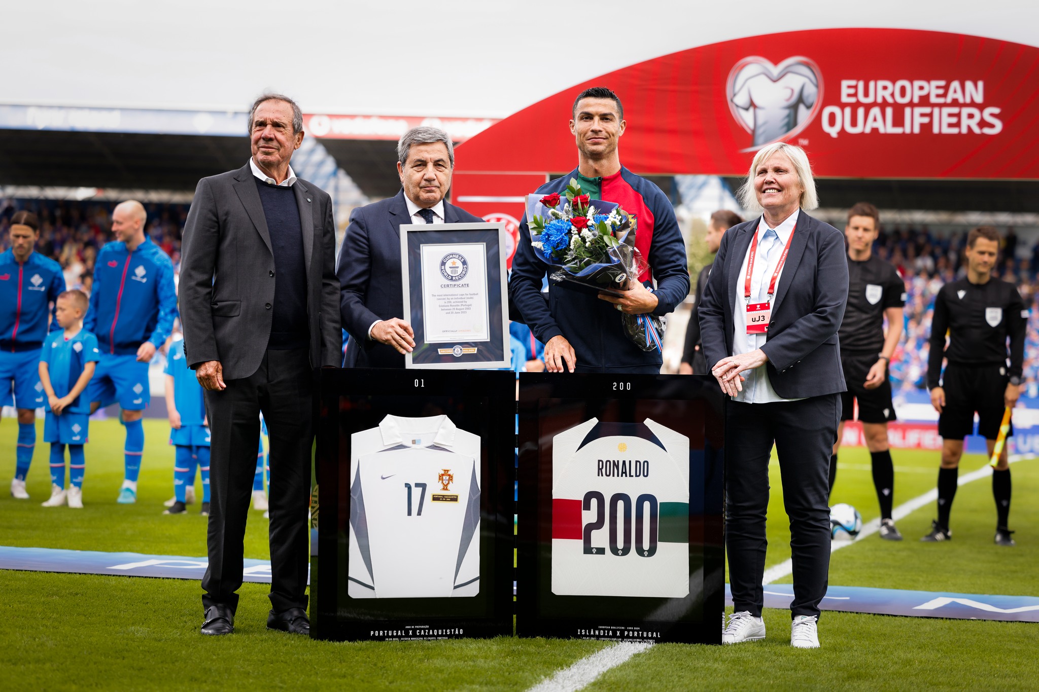 Cristiano Ronaldo festeja a 200.ª internacionalização