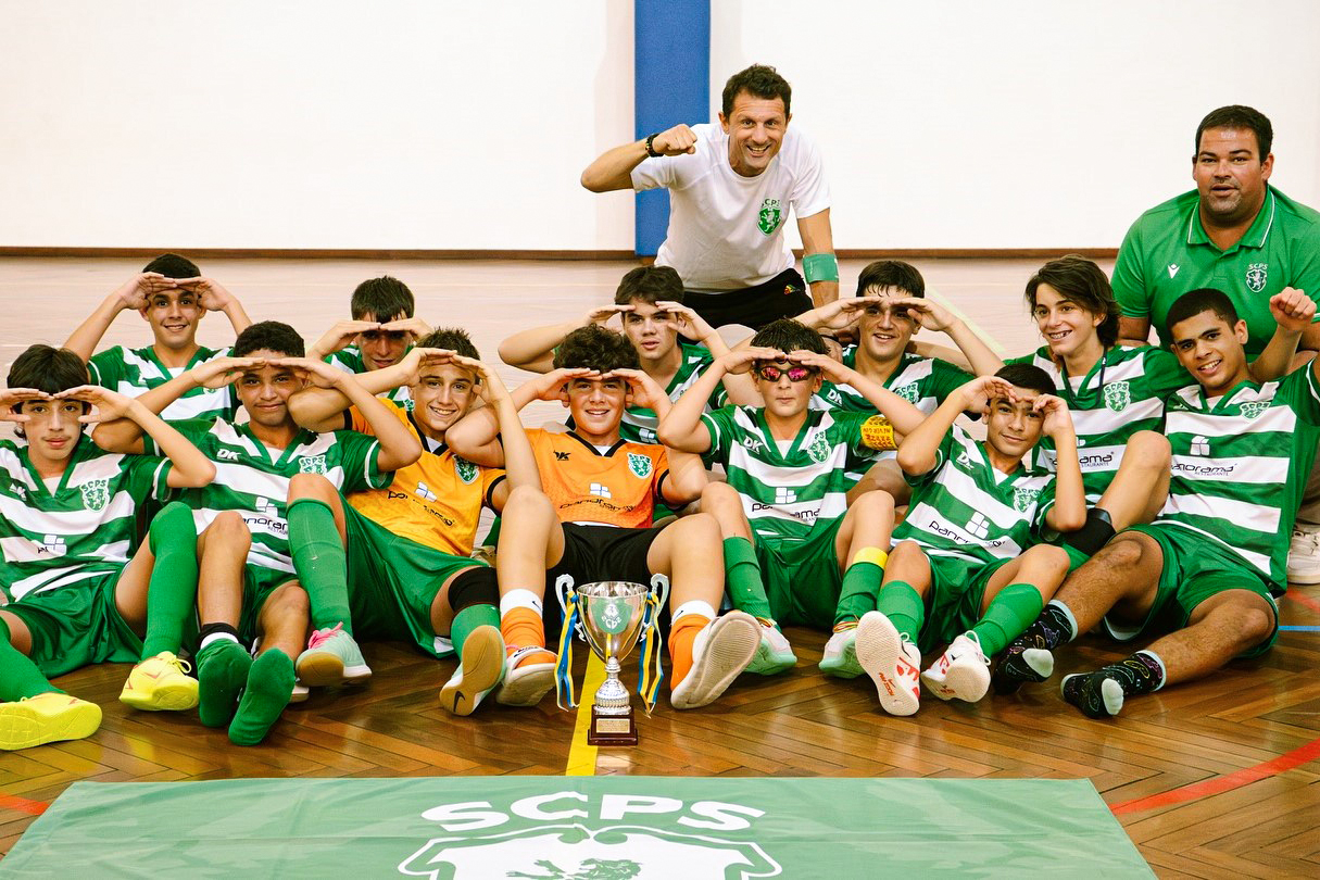 Futsal: iniciados do SC Porto Santo erguem Taça da Madeira! 