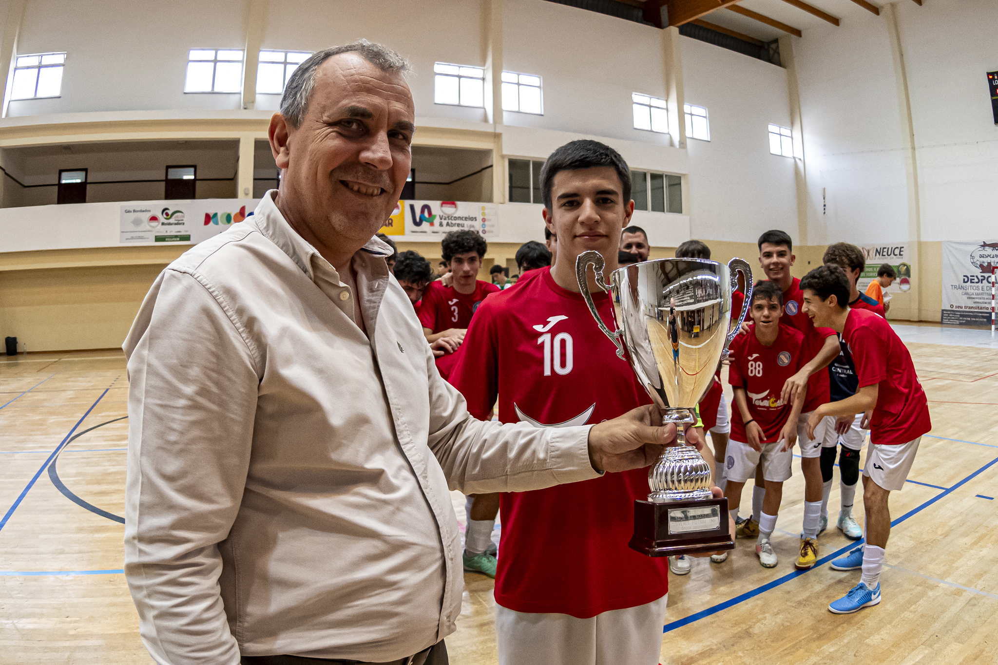 Futsal: Juvenis da Francisco Franco vencem Prova Rainha!