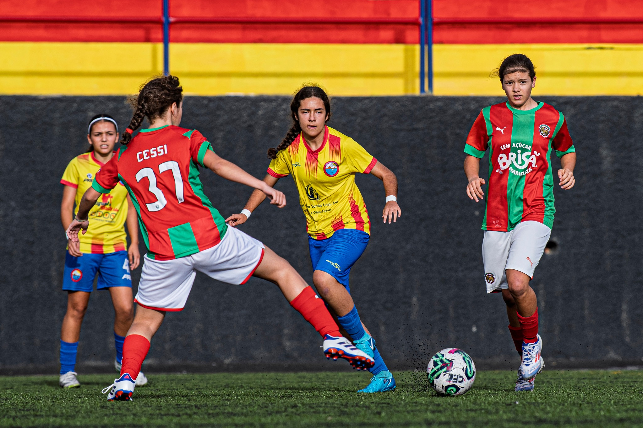 Iniciadas e infantis finalizam campeonato no Palheiro Ferreiro