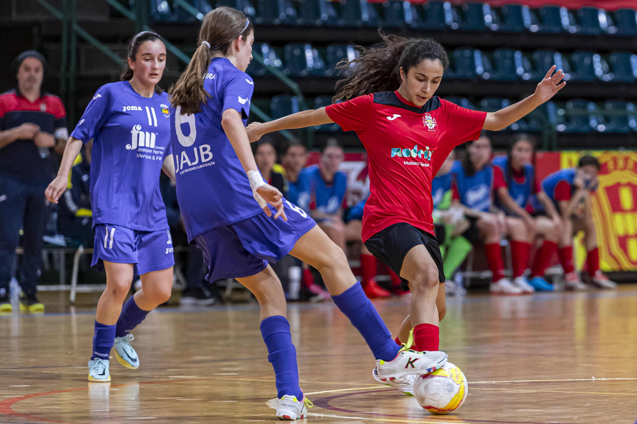 TIA SUB-17 Feminino: Coimbra sobrepõe-se à Madeira