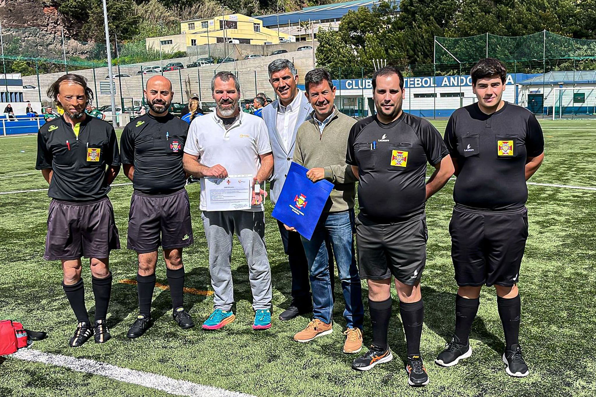 Luís Gomes recebe cartão branco
