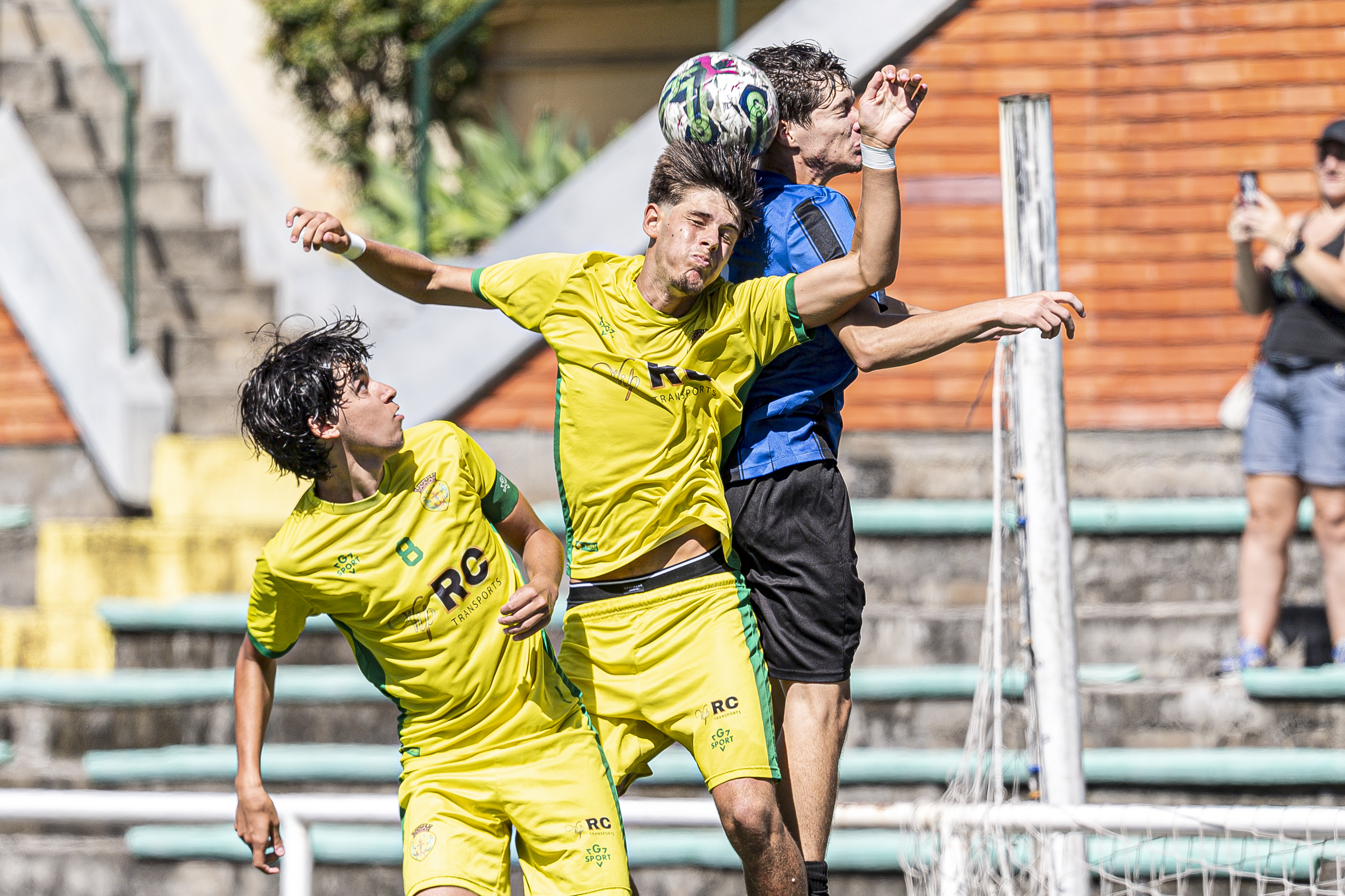 Juniores iniciam Honra Regional